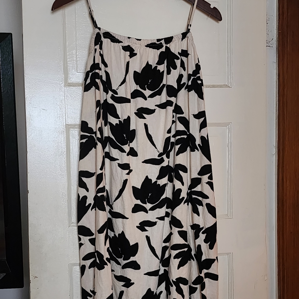 A New Day Flowy Dress WITH POCKETS!
